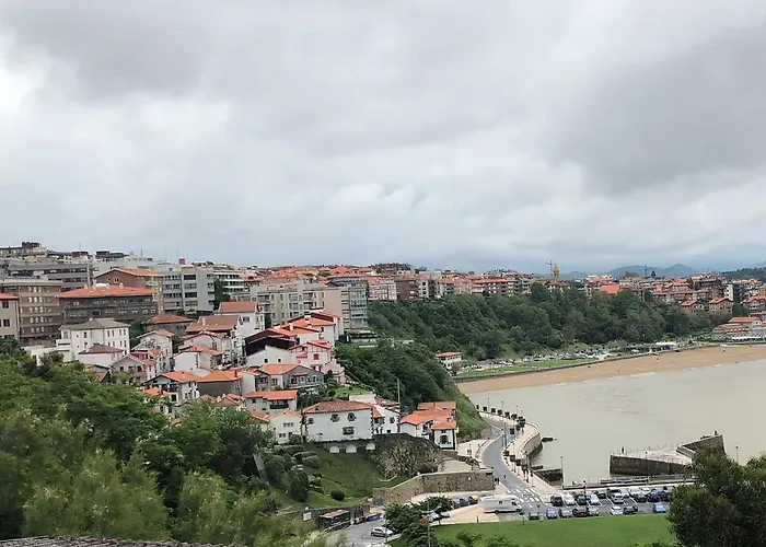 Pensión Basagoiti 3*